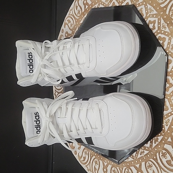 Adidas| Hoops 2.0 Mens Mid Basketball Sneakers Size 10 - Picture 3 of 10